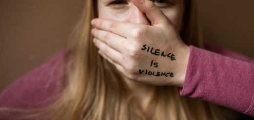 В Україні запустили онлайн-платформу для жертв домашнього насильства «Мені здається»